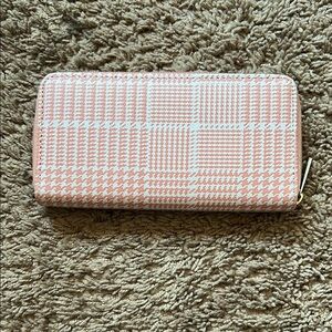 Elegant Pink and White Checkered Wallet